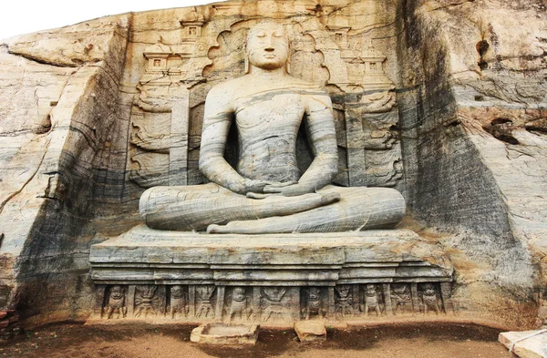 depositphotos_87846636-stock-photo-gal-viharaya-buddha-statues-in